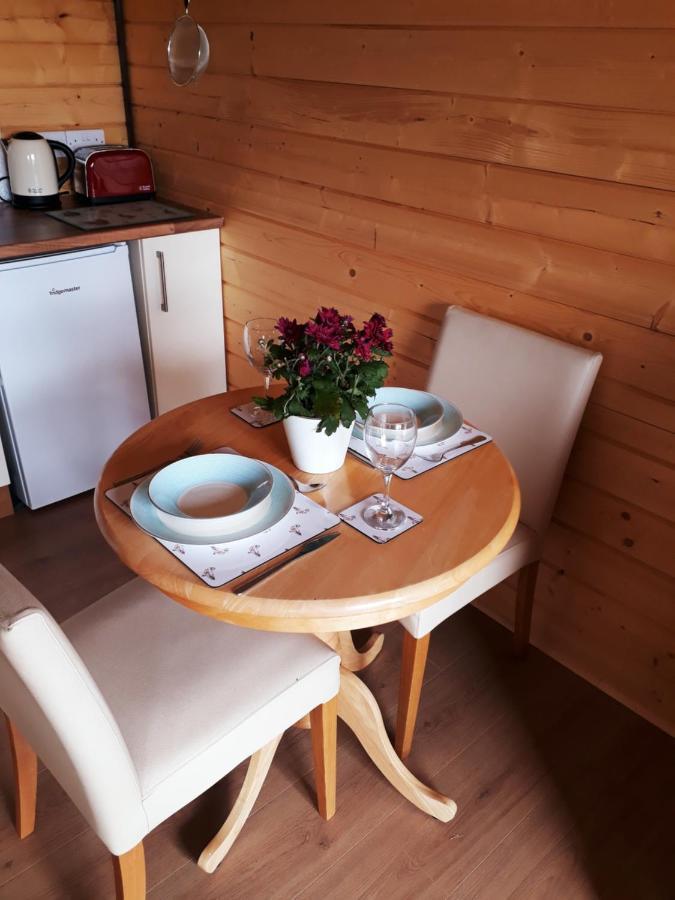 Country Bumpkin - Romantic Couples Stay In Oakhill Cabin Exterior photo