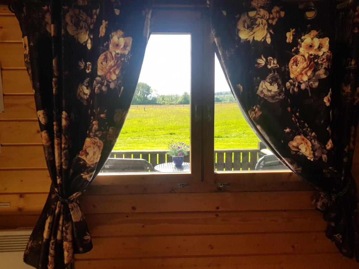 Country Bumpkin - Romantic Couples Stay In Oakhill Cabin Exterior photo