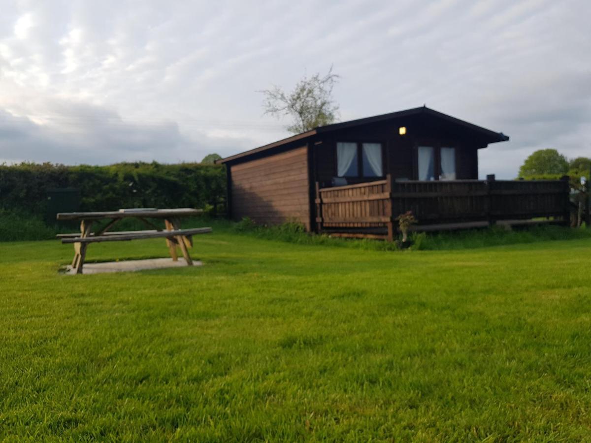 Country Bumpkin - Romantic Couples Stay In Oakhill Cabin Exterior photo